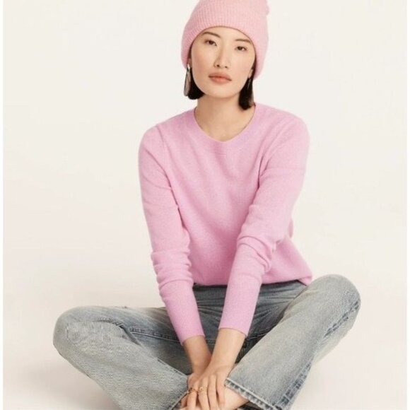 J. Crew 100% Cashmere Classic Fit Crewneck Sweater Size Medium Pink Crisp - Picture 13 of 13